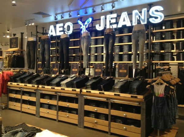 American Eagle power wall | Shopify Retail blog