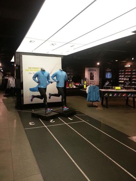 Floor path, visual merchandising | Shopify Retail blog